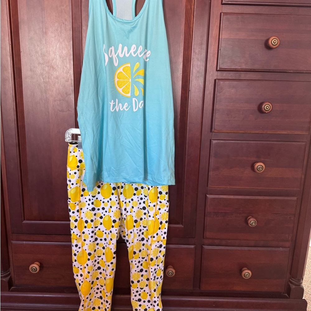 Women's Lemon Print Leggings and Shirt Set - Black, Yellow, and white